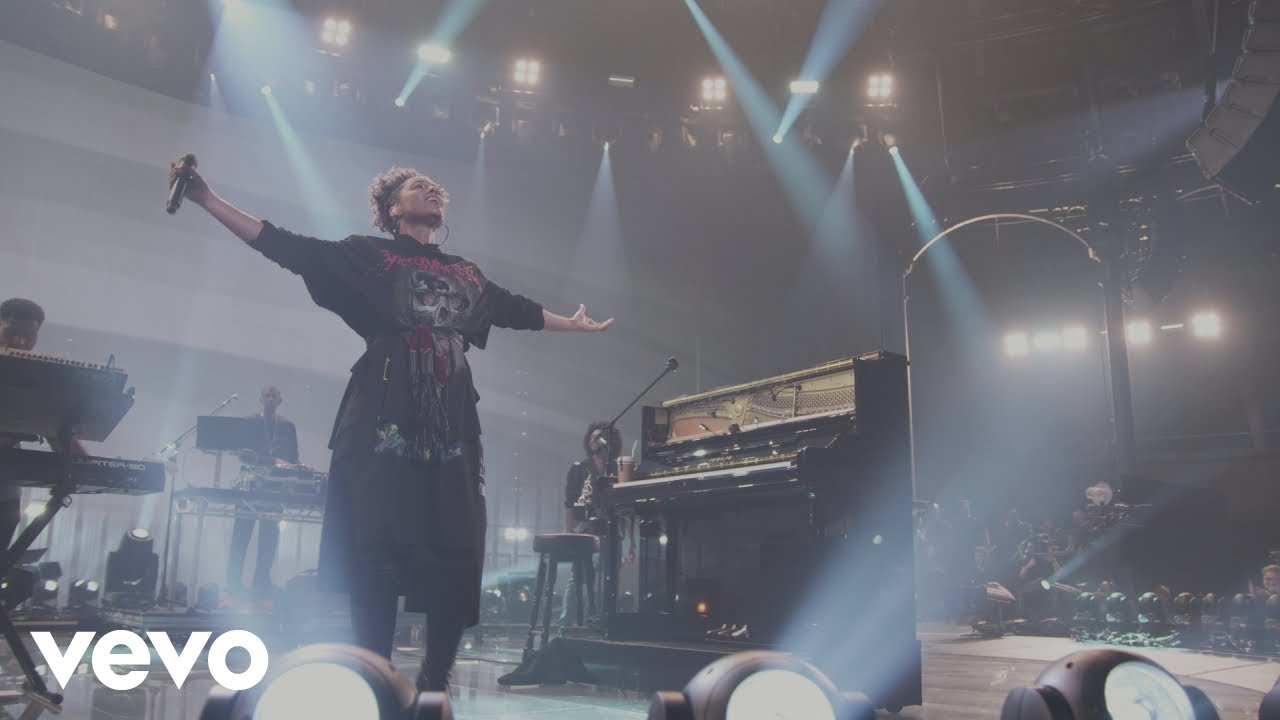 Alicia Keys - Empire State of Mind (Live from Apple Music Festival, London, 2016)