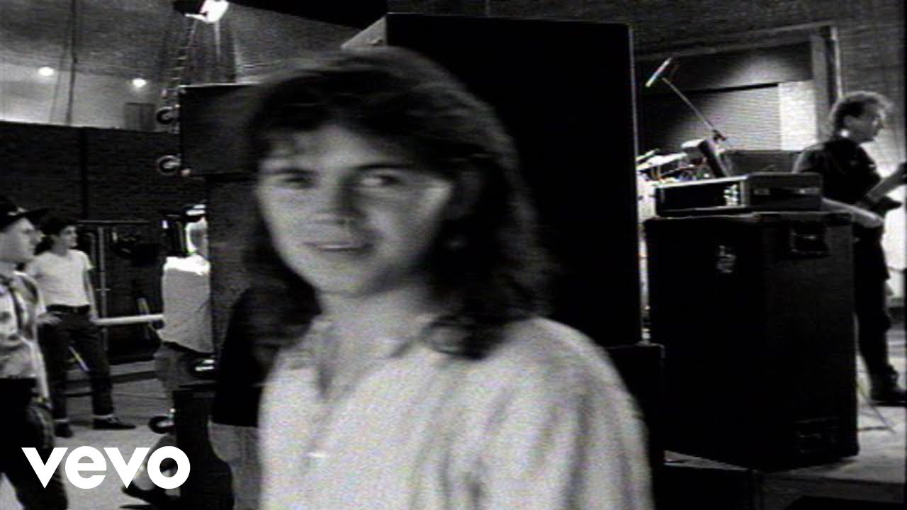 Cutting Crew - (I Just) Died In Your Arms (Official Music Video)