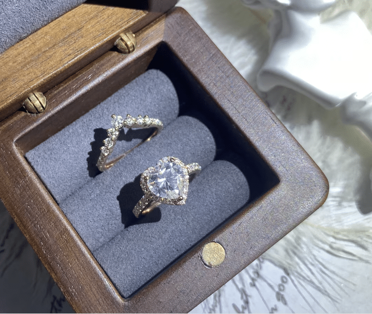 Pros of Forever One Moissanite