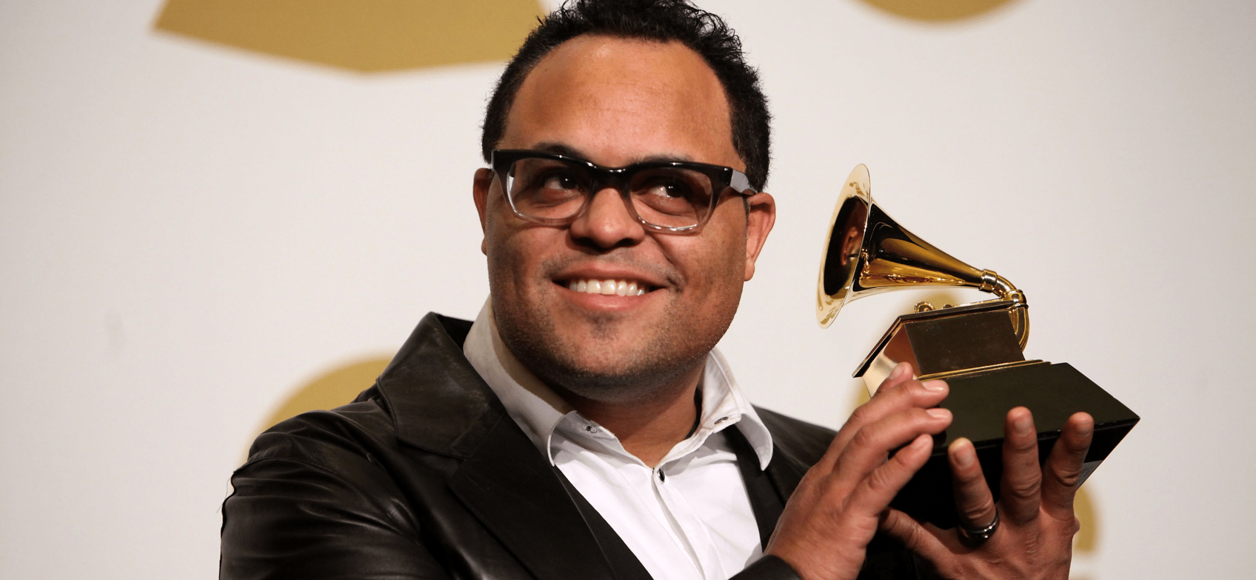 Israel_Houghton
