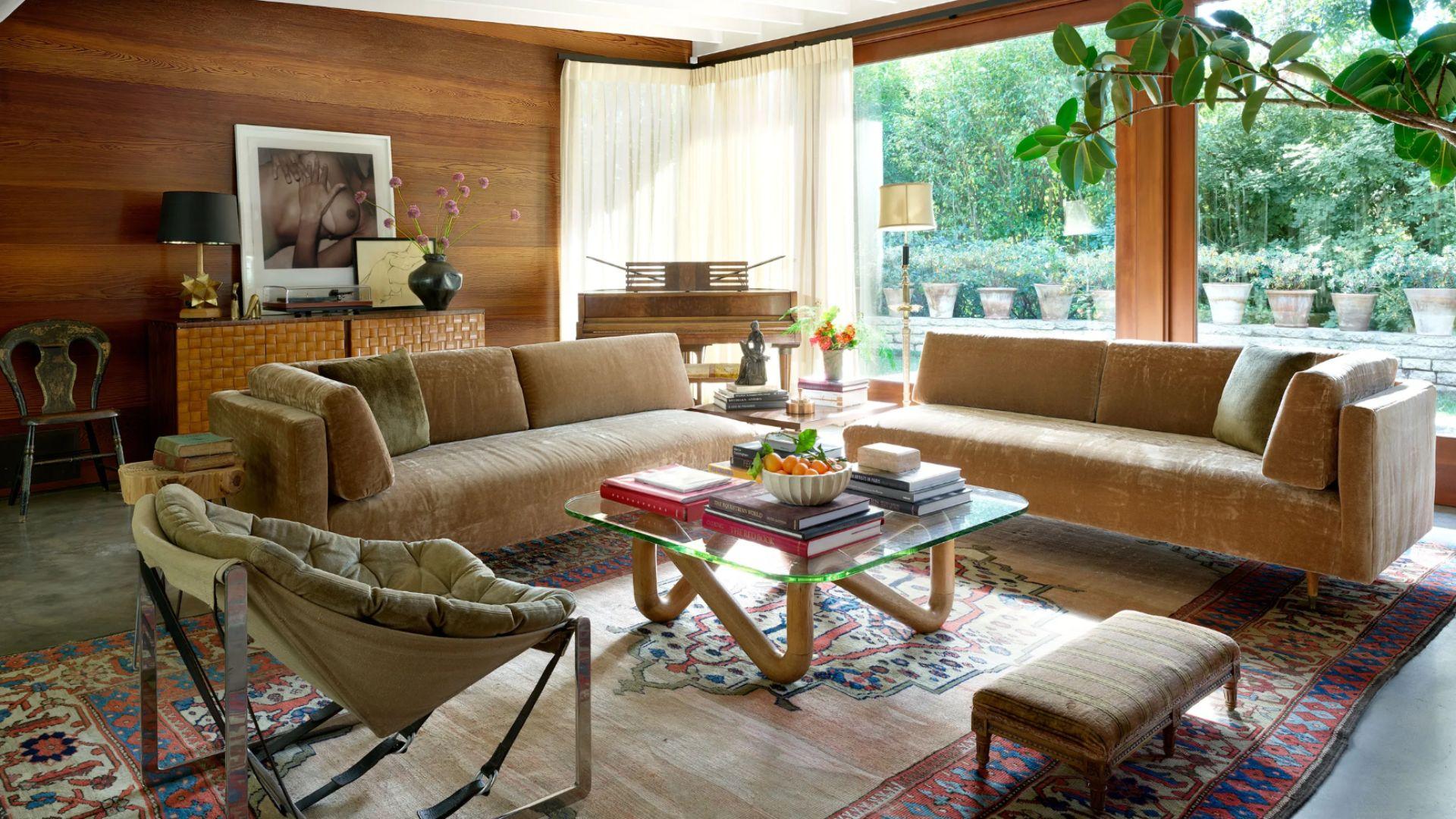 Living_Room_Where_Vintage_Meets_Modern_Interior