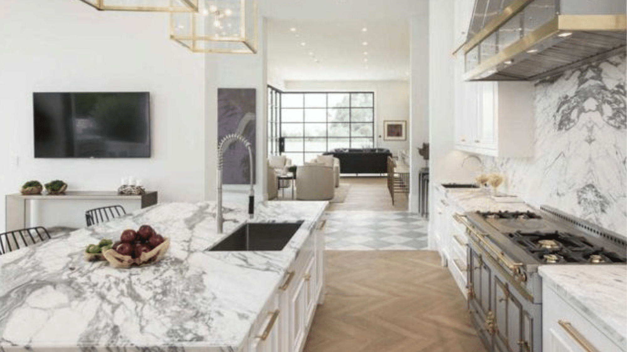 Amenities_of_LeBrons_LA_House