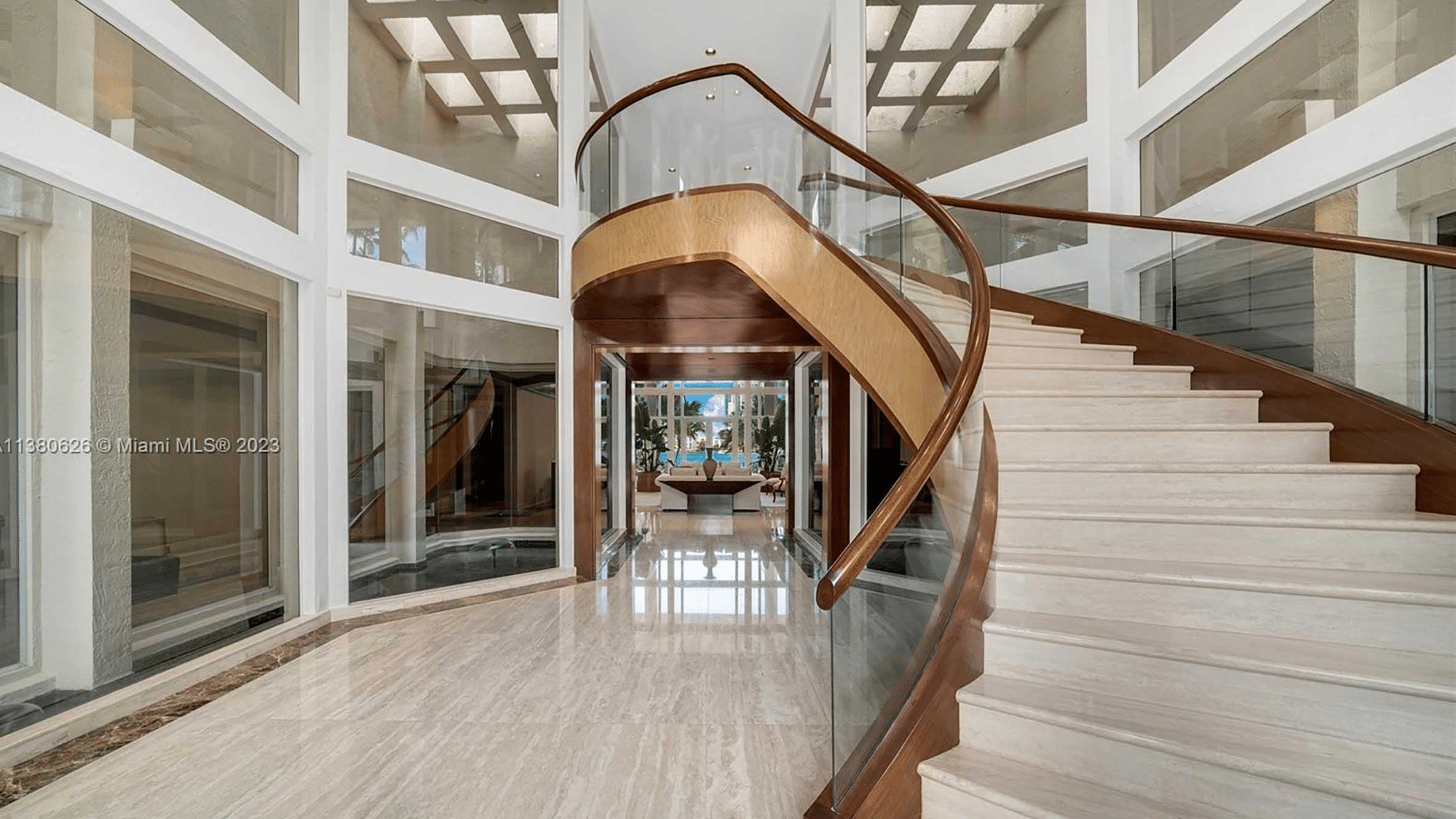 Interior_of_Rick_Ross_House