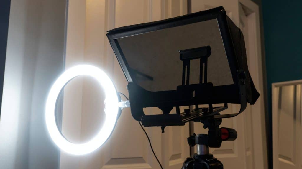 How to Use a Teleprompter for Camera?