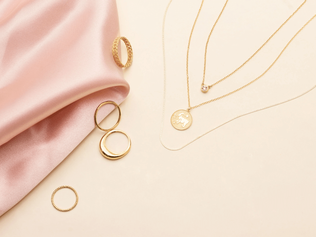 Why Dainty Jewelry is Dominating the Fashion Scene