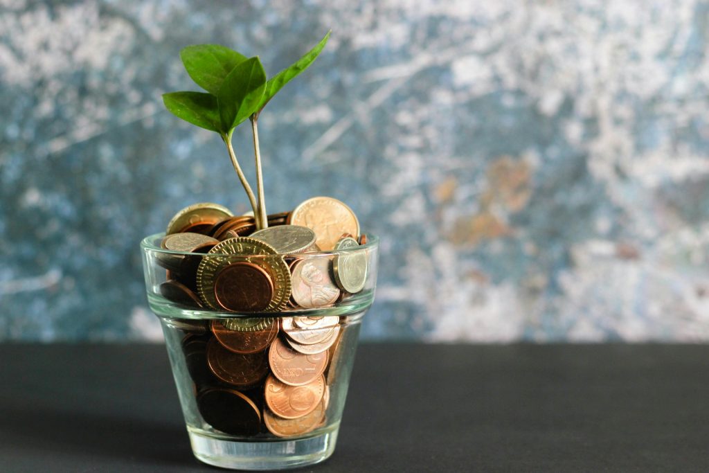 The Best Financial Hacks to Make Your Post-Grad Life Easier