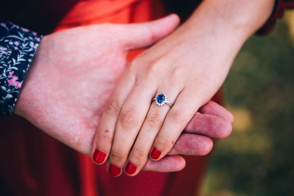 How to Choose a Gemstone Engagement Ring