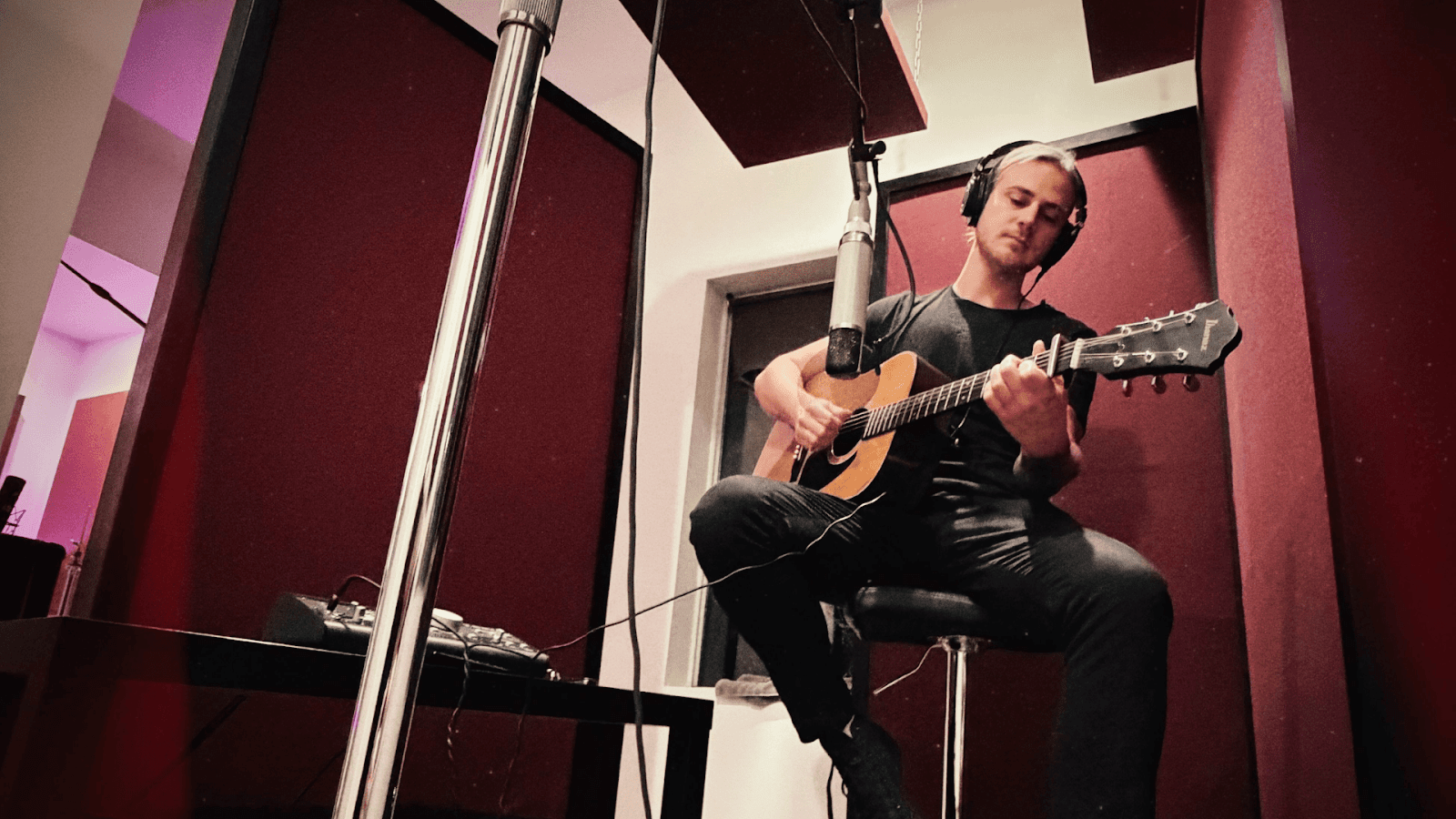 Behind the Scenes: How Oscar Works in the Studio?