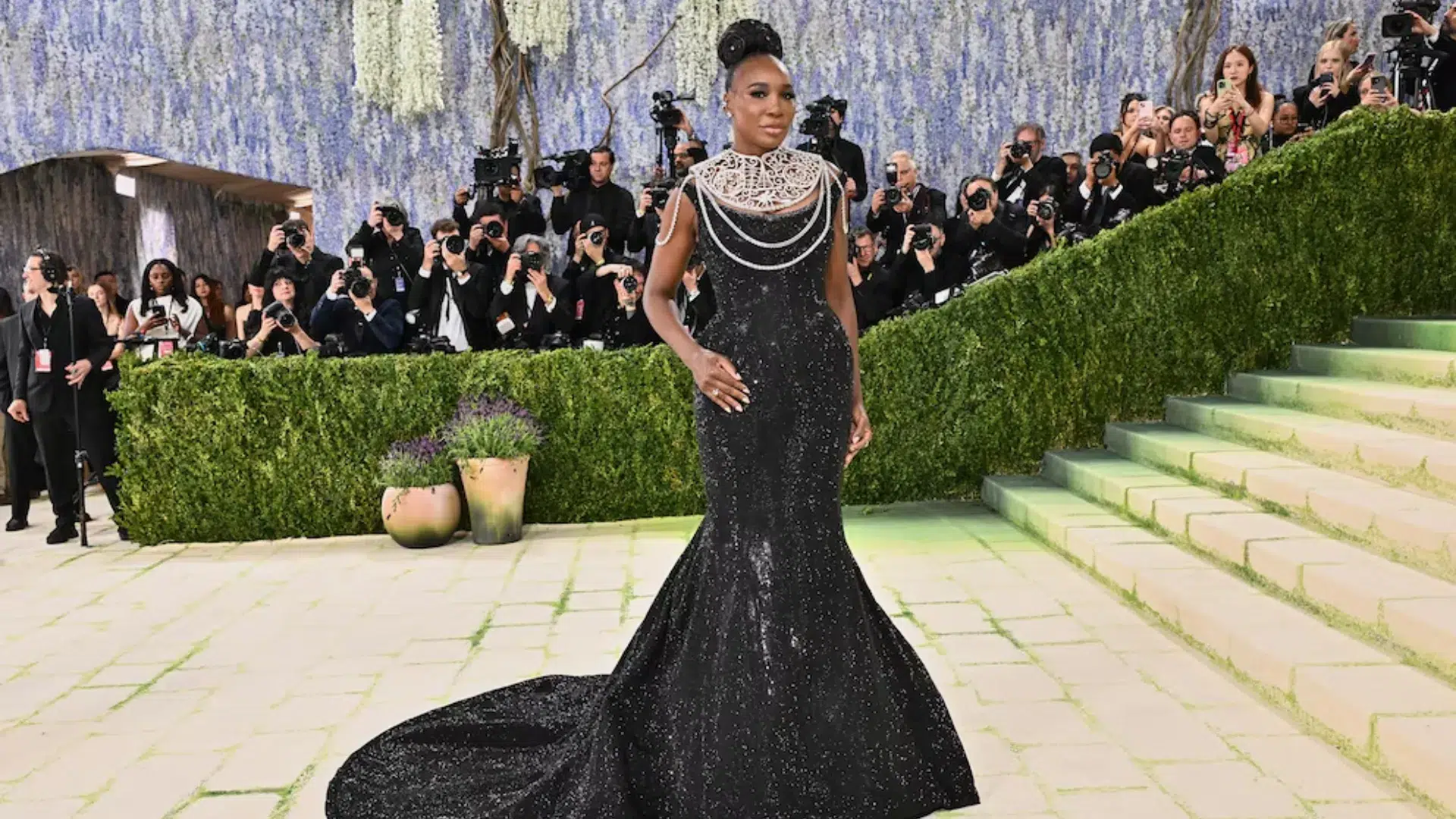 Venus wore custom Swarovski dress covered in crystals