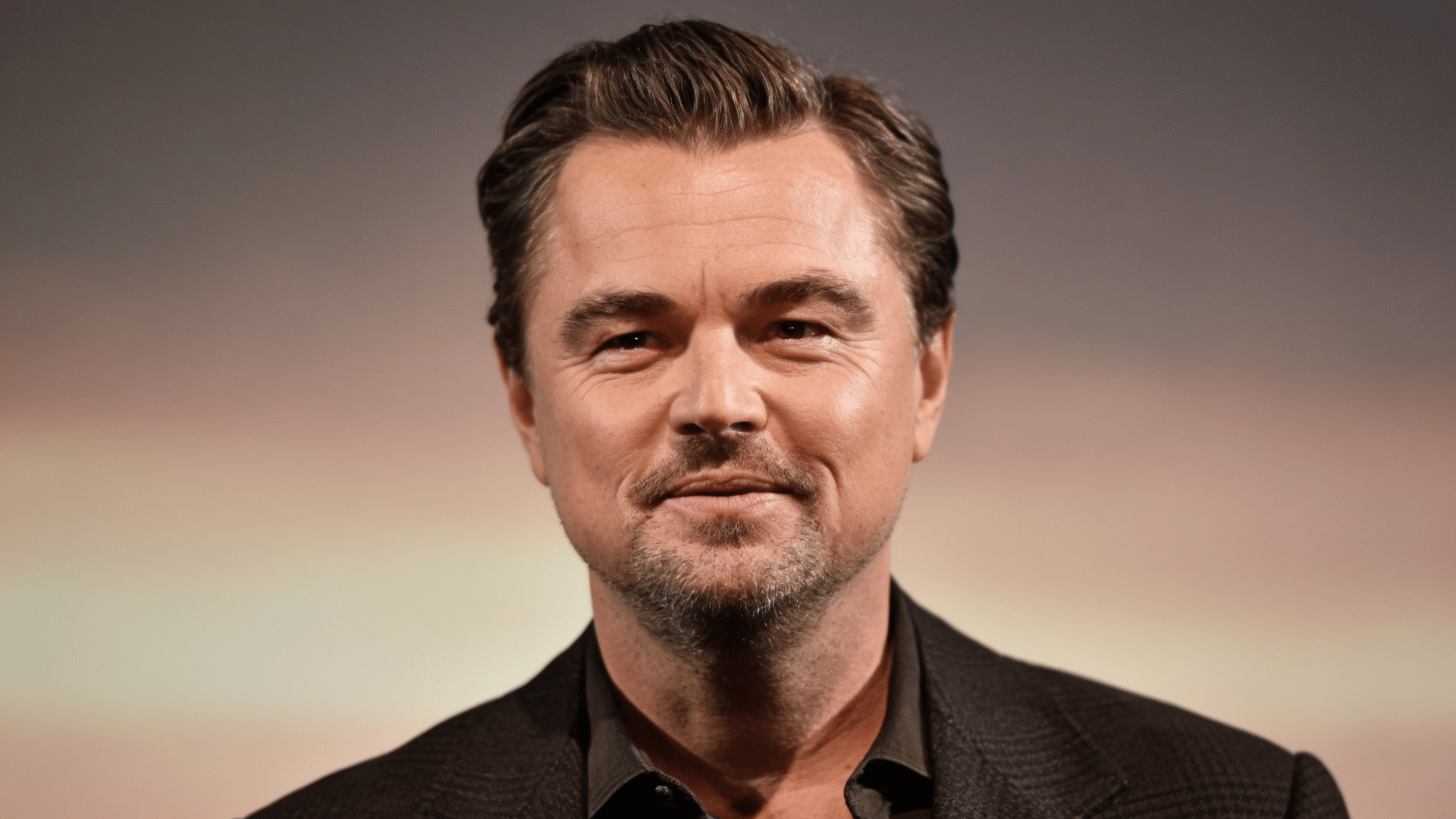 actor leonardo dicaprio portrait (1)