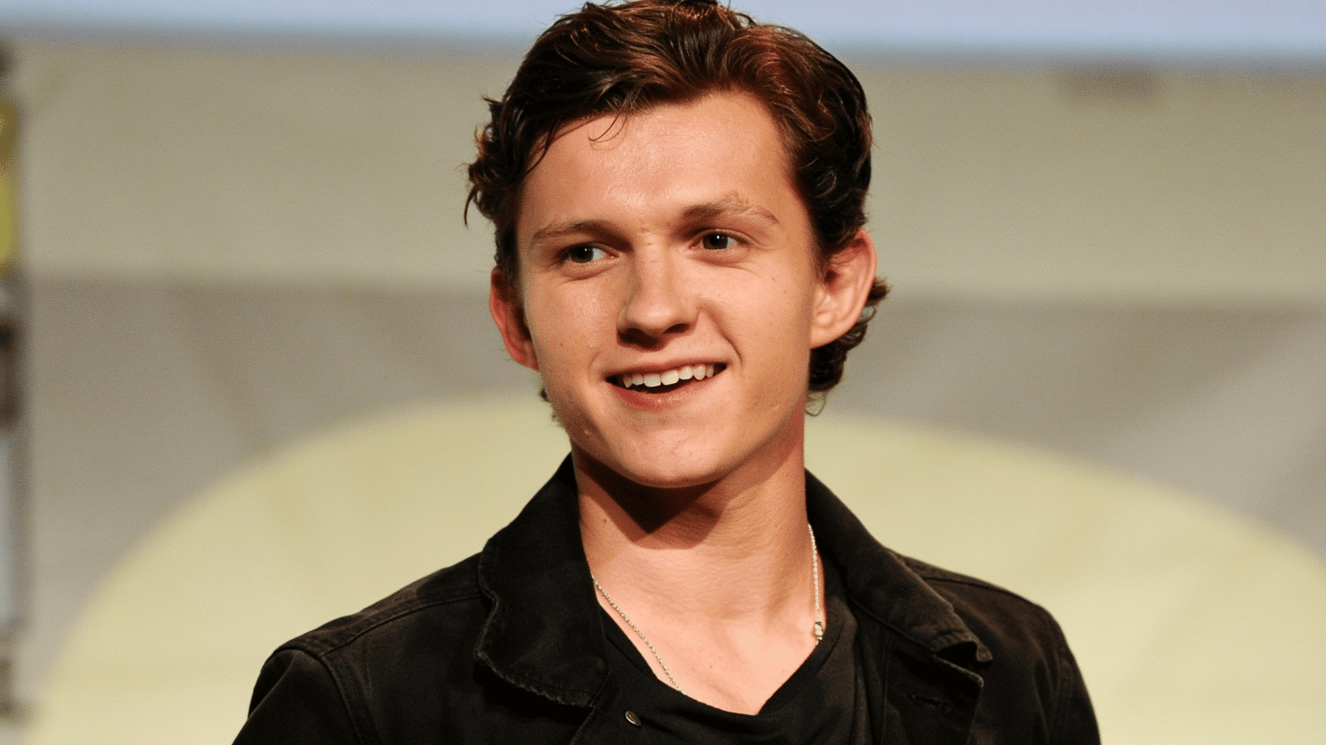 actor tom holland portrait (3)