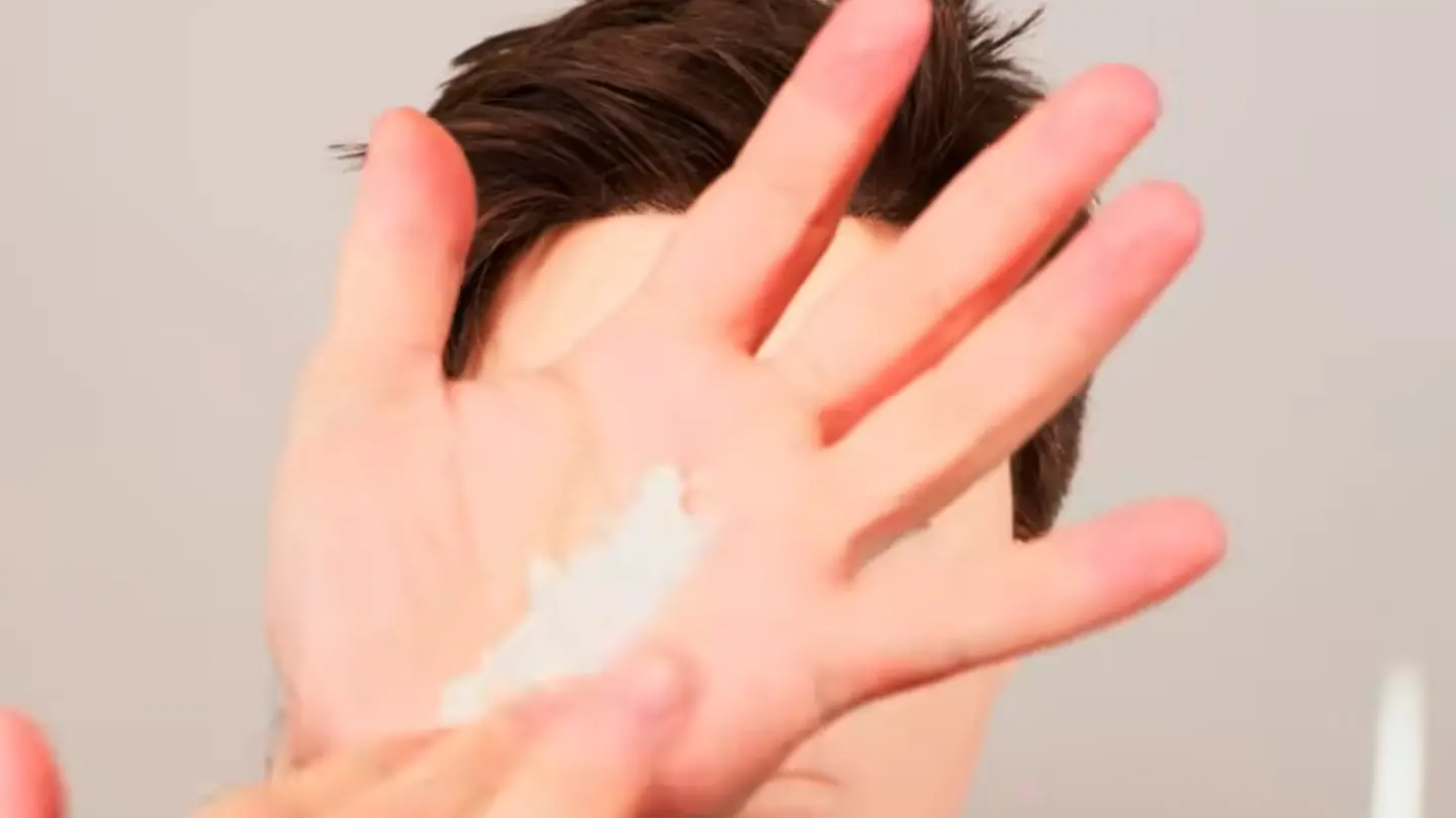 applying hair product (2)