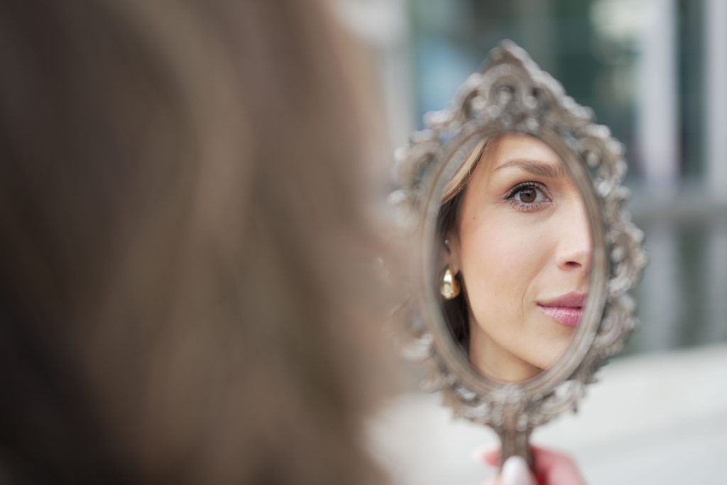 The Modern Facelift: The Secret of Looking Like Yourself Again