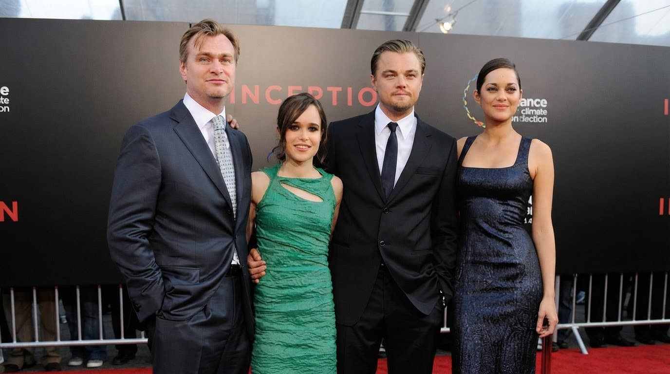 Leonardo DiCaprio posing with Christopher Nolan at the Inception premiere