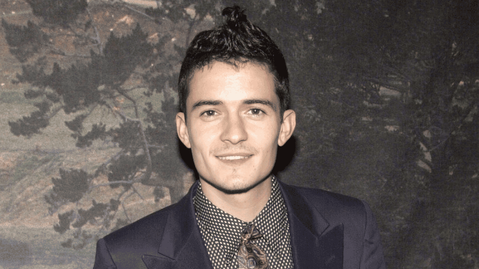 Orlando Bloom attending the Los Angeles premiere of The Lord of the Rings: The Fellowship of the Ring
